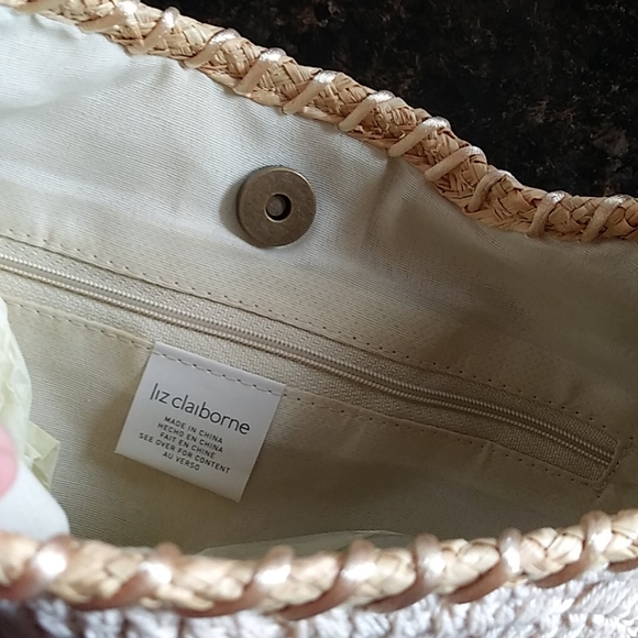 NWT: Liz Claiborne Handbag - Picture 6 of 7